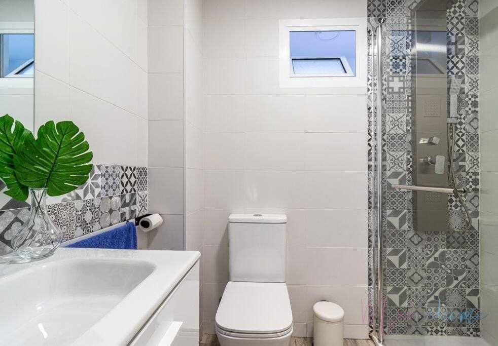 Apartamento 1 En Estadio Sevilla 6 Plazas Y Metro Luaran gambar